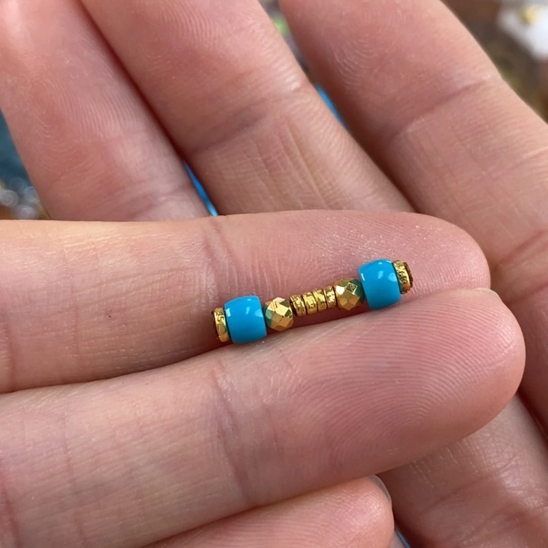 绿松石未镶嵌。万向轴