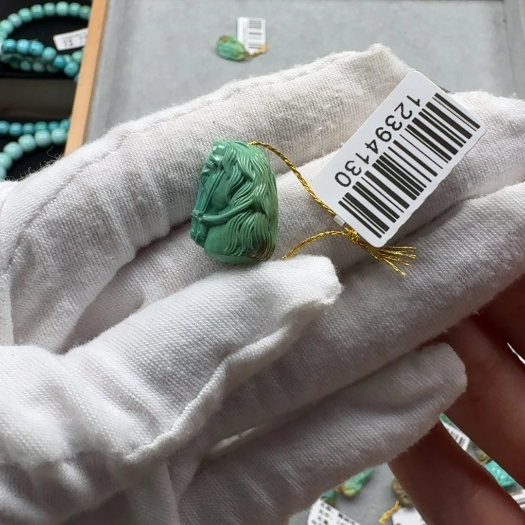 绿松石未镶嵌挂件