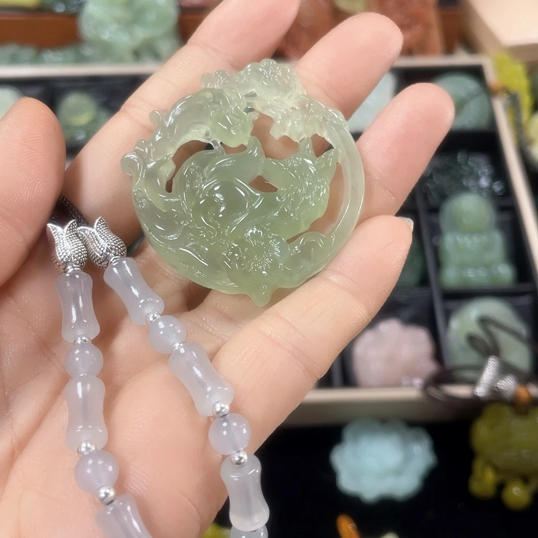 蛇纹石玉颈饰未镶嵌?**?