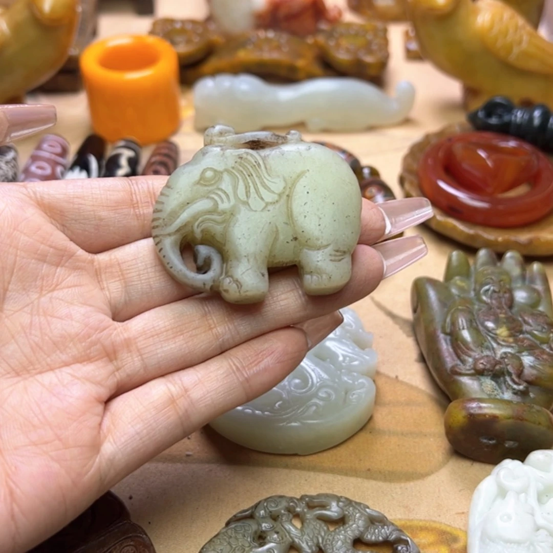 【闪购商品】蛇纹石玉颈饰未镶嵌