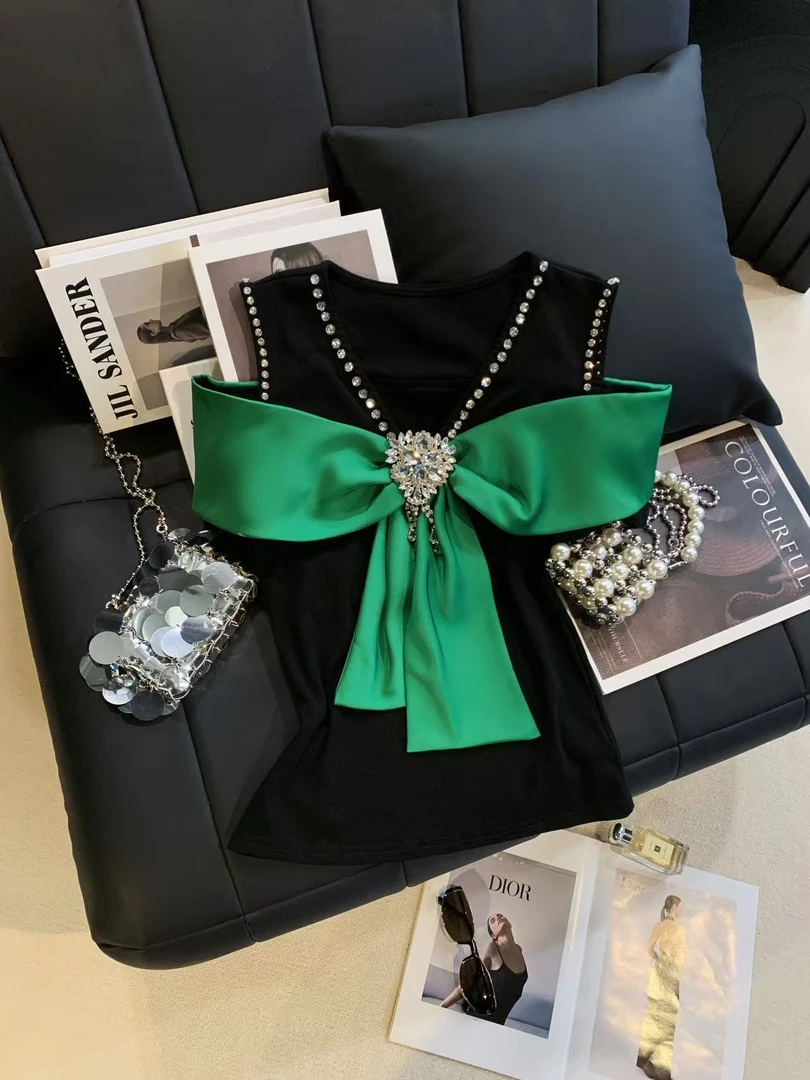 ZHOUYI/周一 2025新款夏季百搭V领上衣女祖母绿绕肩亮钻T恤女