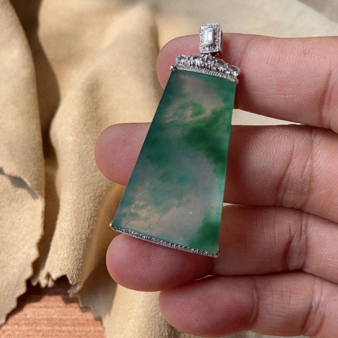 翡翠颈饰未镶嵌风**瞬翡翠