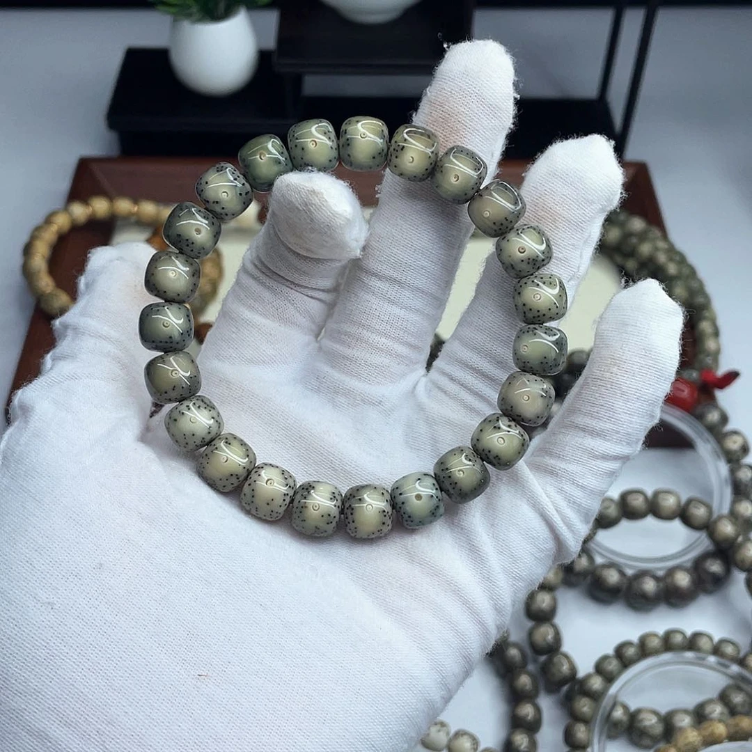 T****星月菩提手串10×9通体留白玉化A05