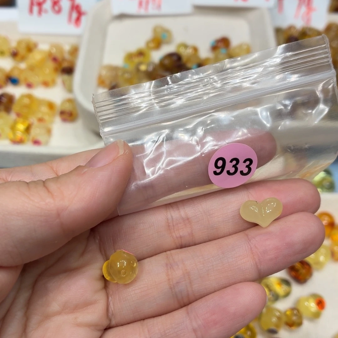琥珀未镶嵌珠宝奇石