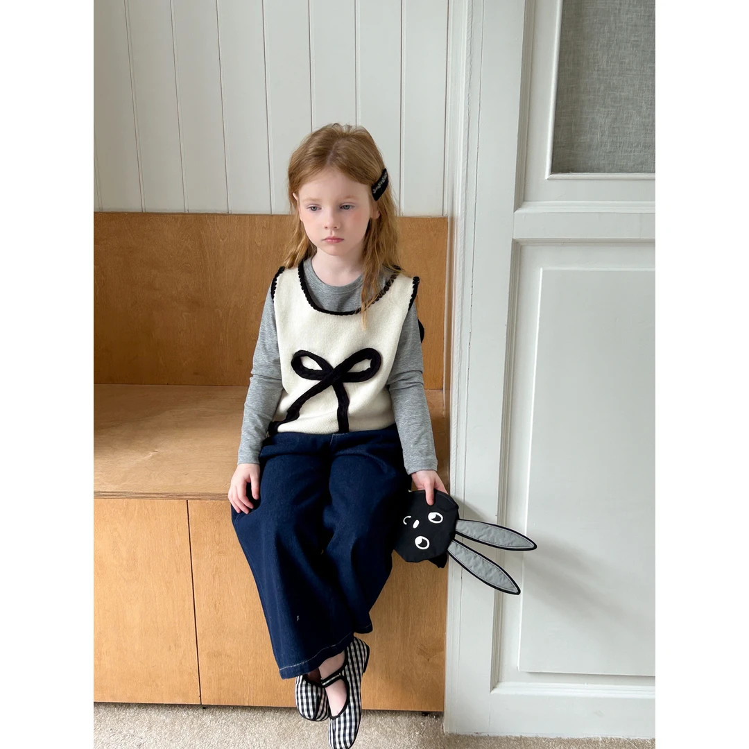 5798楚心然春季新款女童针织绣花背心马甲甜美可爱儿童蝴蝶结毛衣