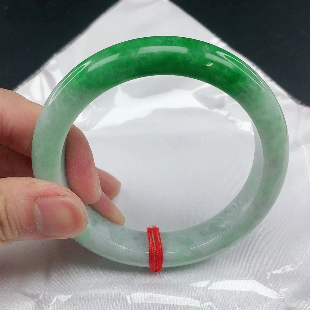 翡翠手镯未镶嵌圈63。0B02