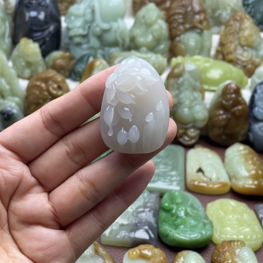 颈饰未镶嵌和田玉