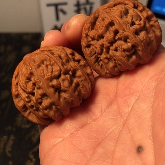 把件文玩核桃闷白40mm