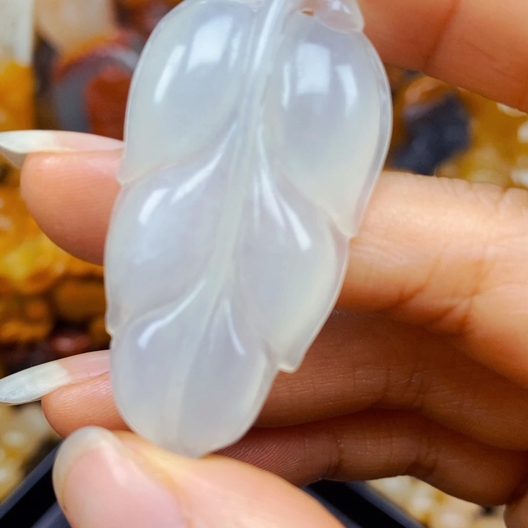 石英质玉（黄龙玉）未镶嵌颈饰