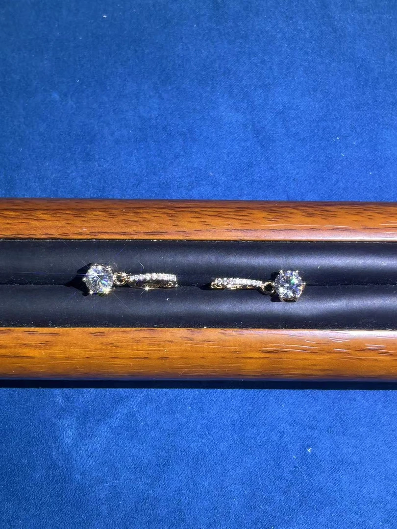 a1342玫色六爪耳扣多样性发货