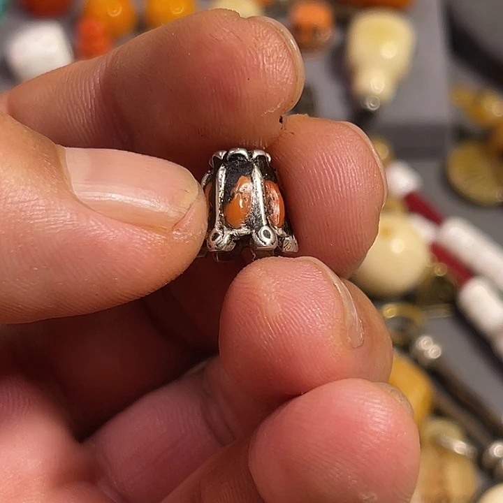 玻璃颈饰喜欢的可以去买