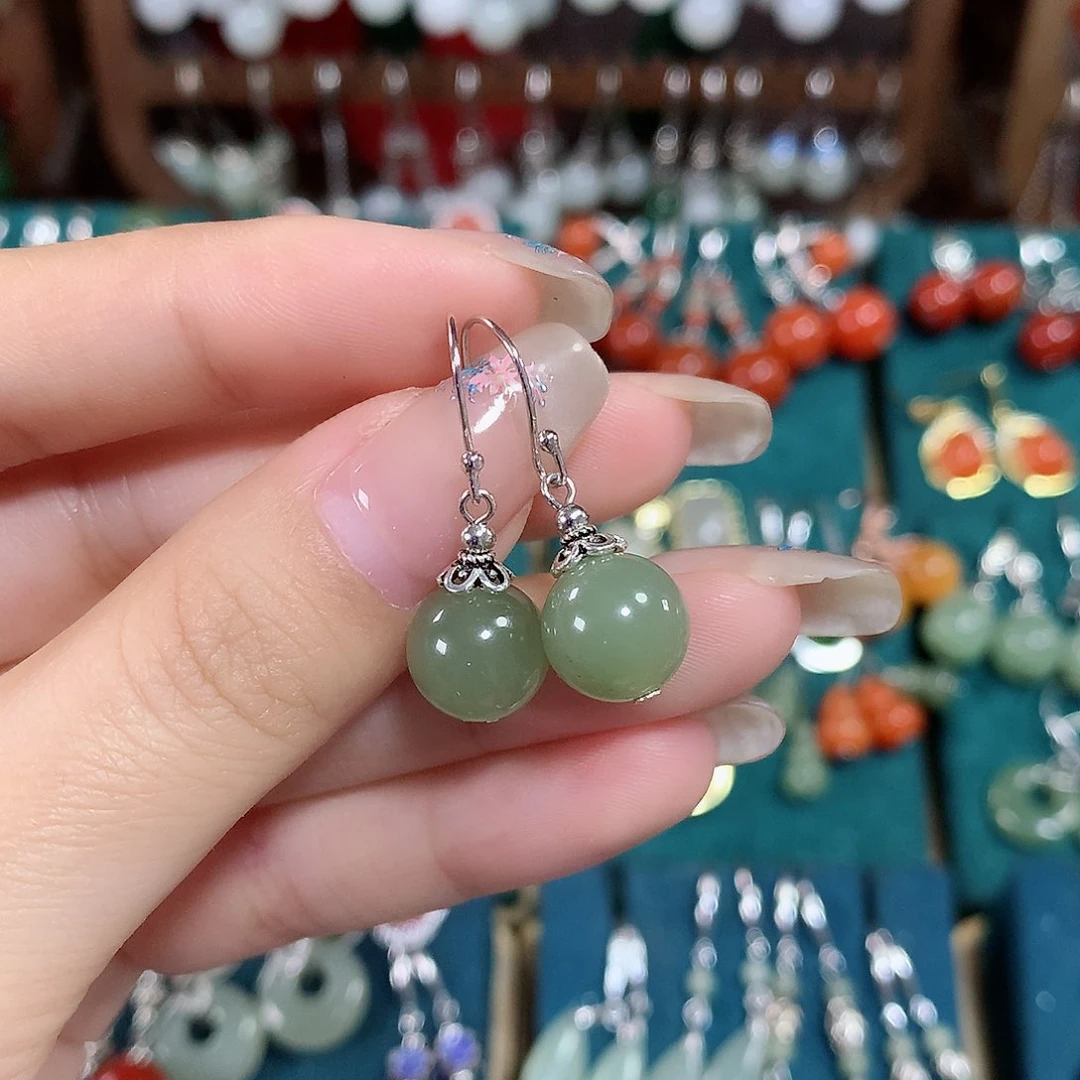 和田玉耳饰银S925镶嵌天然和田玉晴水绿10mm左右