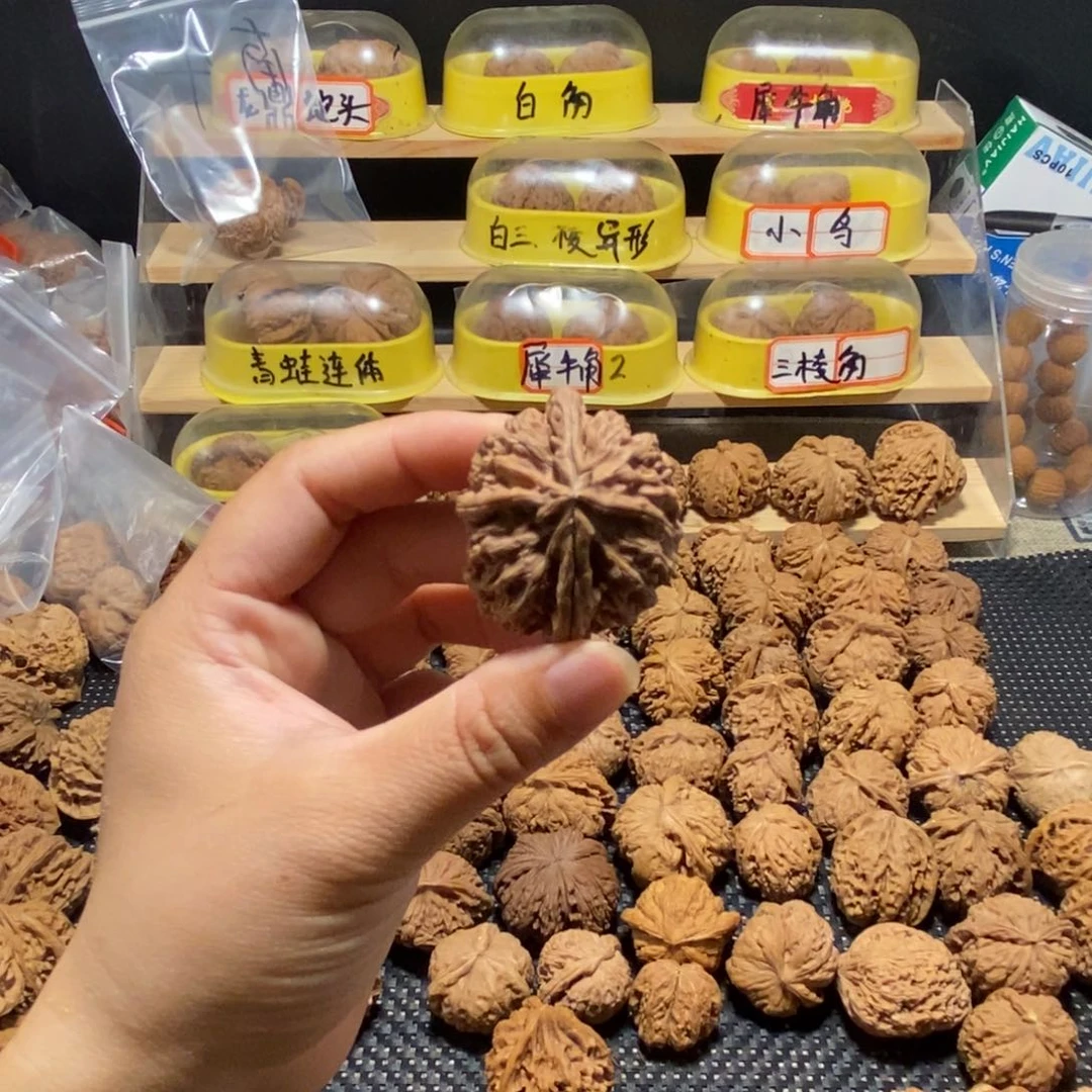 文玩核桃吊坠鲁**吃核桃异形