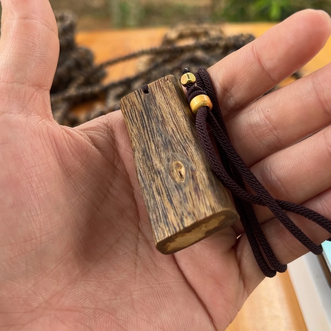 沉香沉香碎屑无事牌