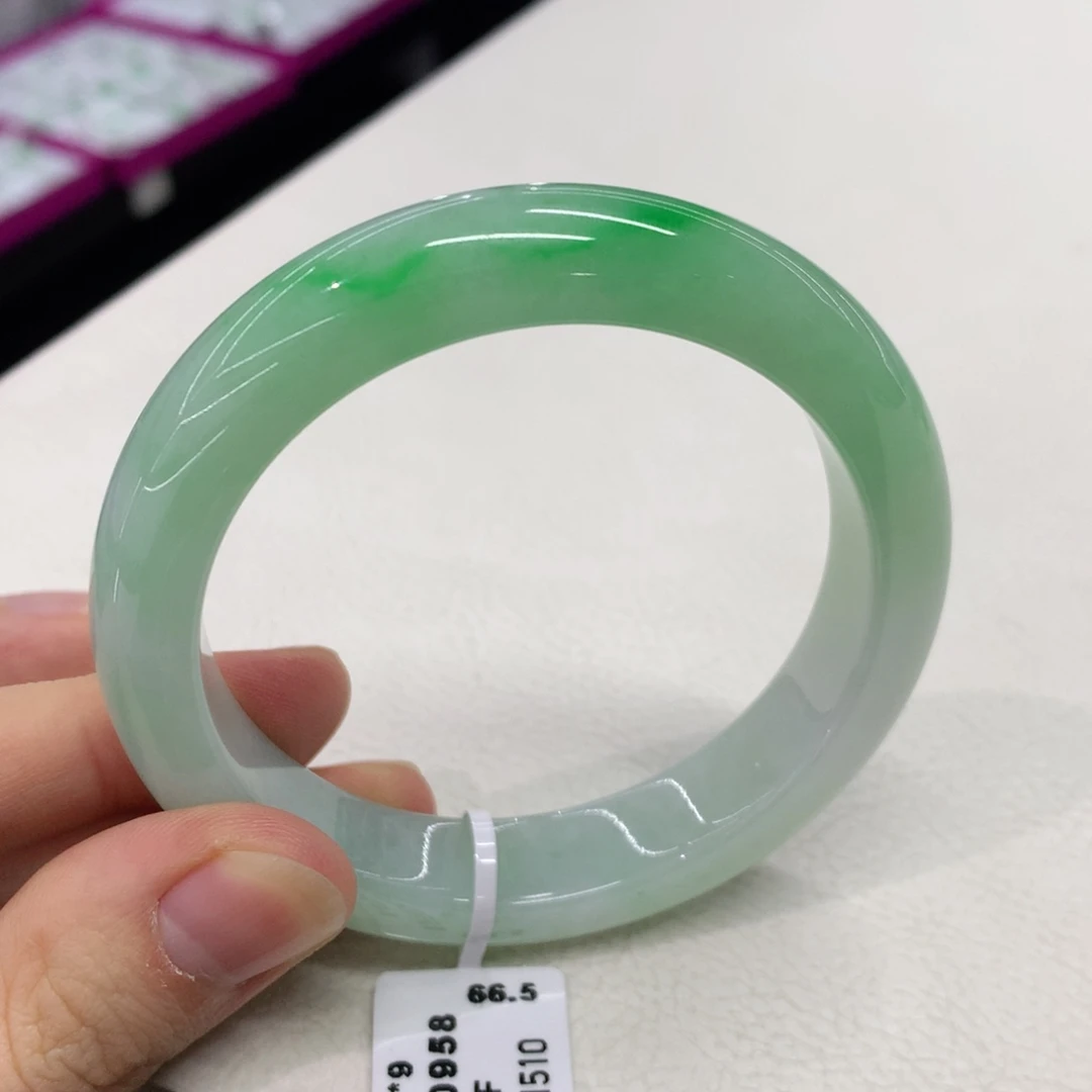 未镶嵌手镯翡翠手镯