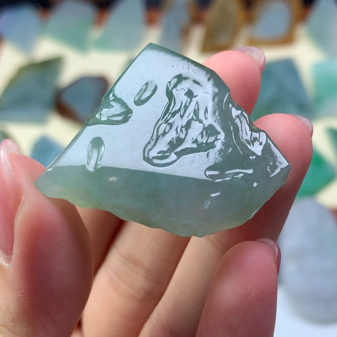翡翠未镶嵌颈饰好