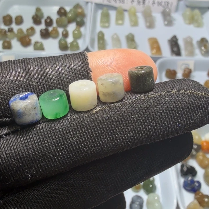 和田玉未镶嵌珠宝奇石