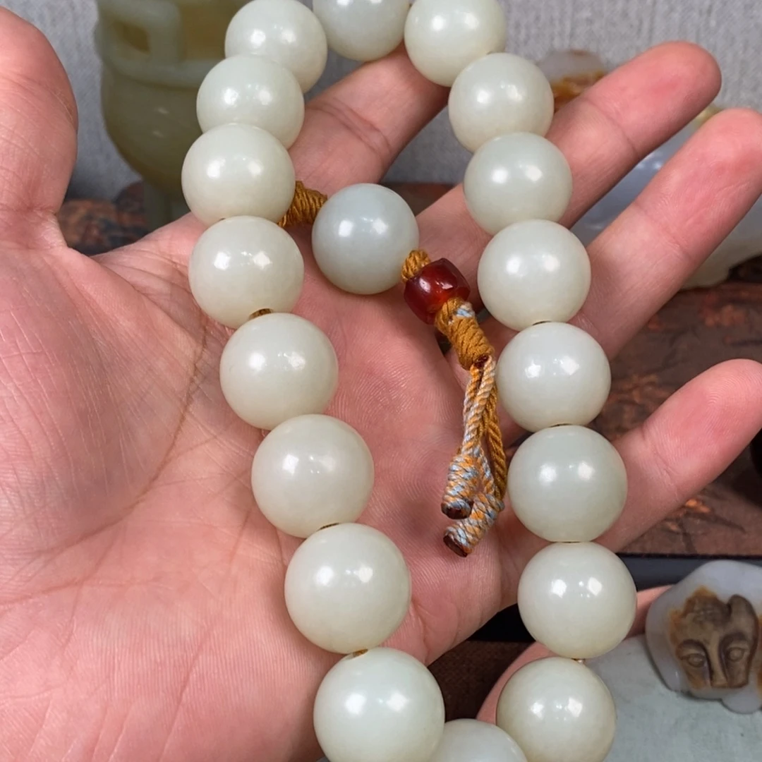 李***裱非常精美的脖挂件