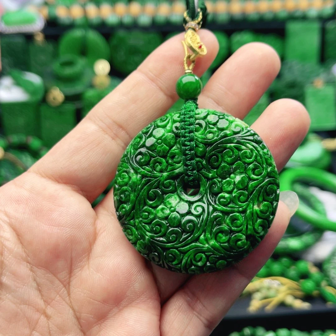 只买单纯的吊坠，没带链子，属的性质。吊坠