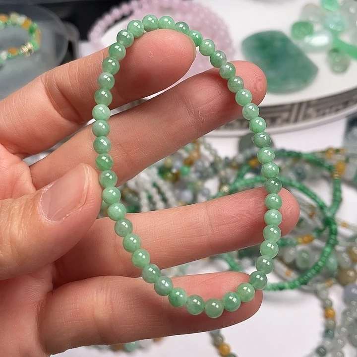 翡翠未镶嵌手链绿串