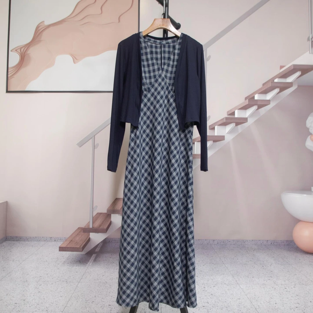 早秋超火穿搭一整套长袖开衫格子连衣裙套装女2025新款爆款两件套