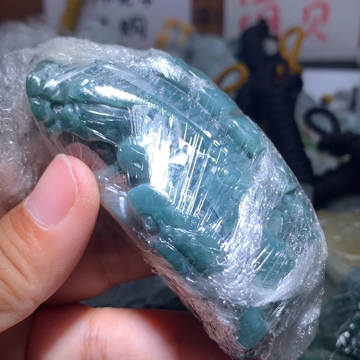翡翠未镶嵌颈饰保真天然A货翡翠