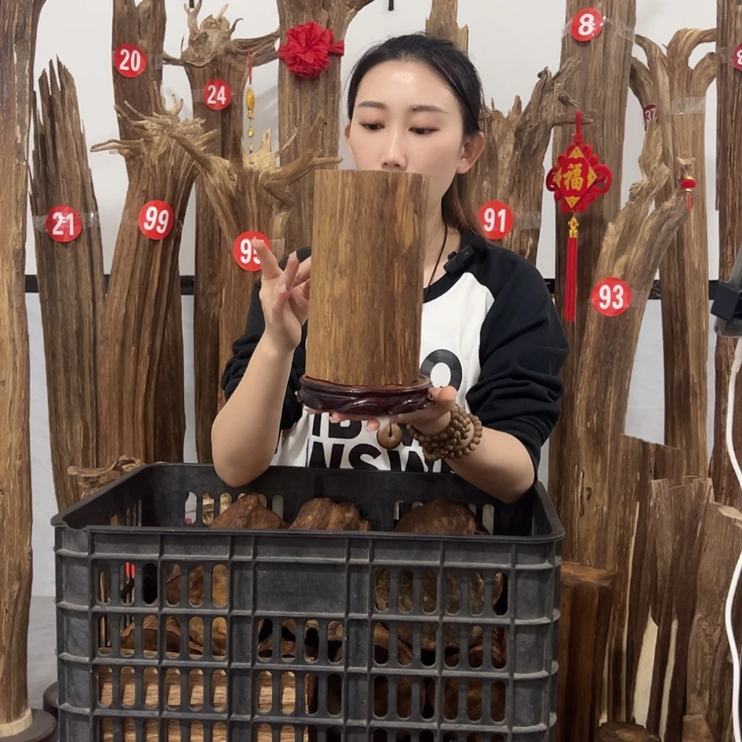 沉香碎屑沉香原材料