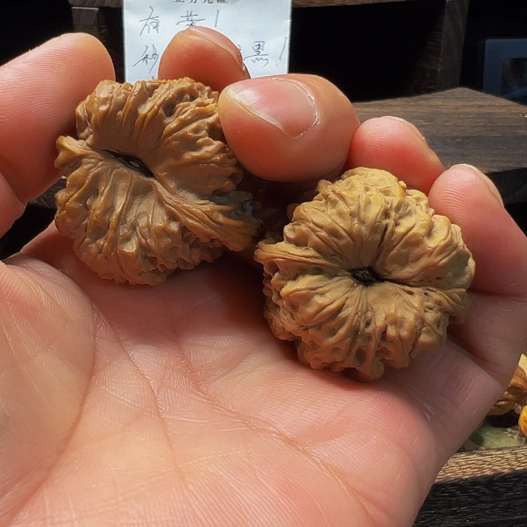 桃核把件㐅*35尺异形