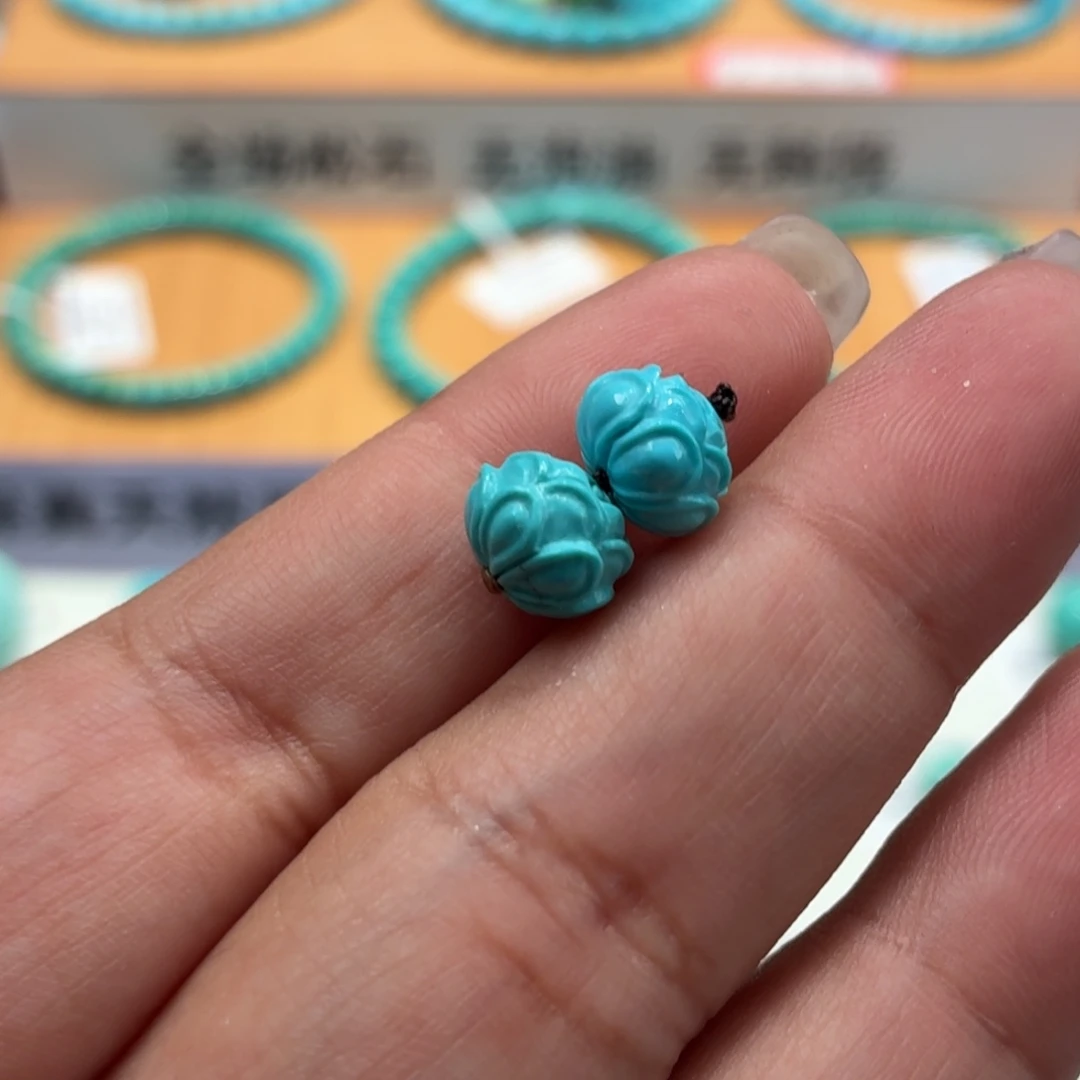 绿松石未镶嵌珠宝奇石