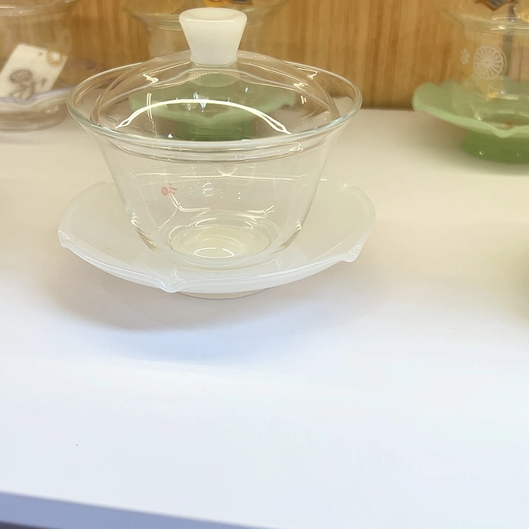 荷叶盖碗白玉色。。。。。。