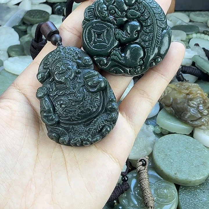 和田玉未镶嵌颈饰