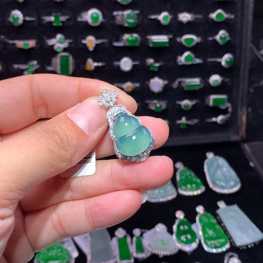 翡翠银S925镶嵌颈饰翡翠