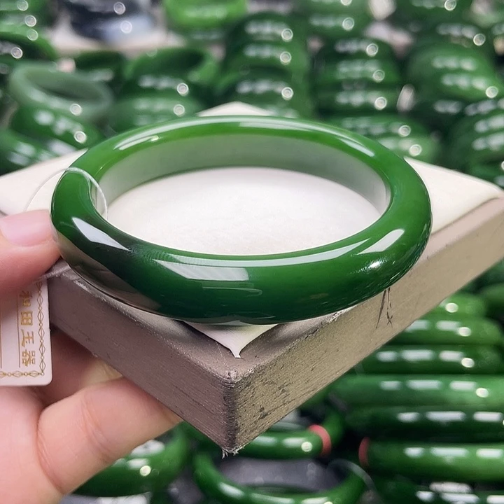 未镶嵌手镯和田玉（碧玉）