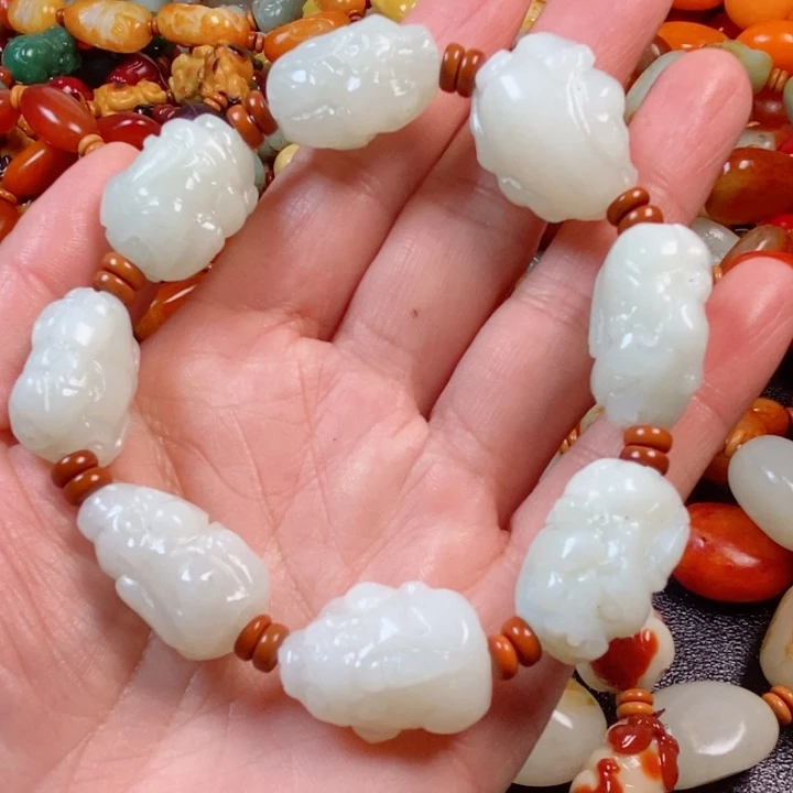 和田玉手链未镶嵌有**人