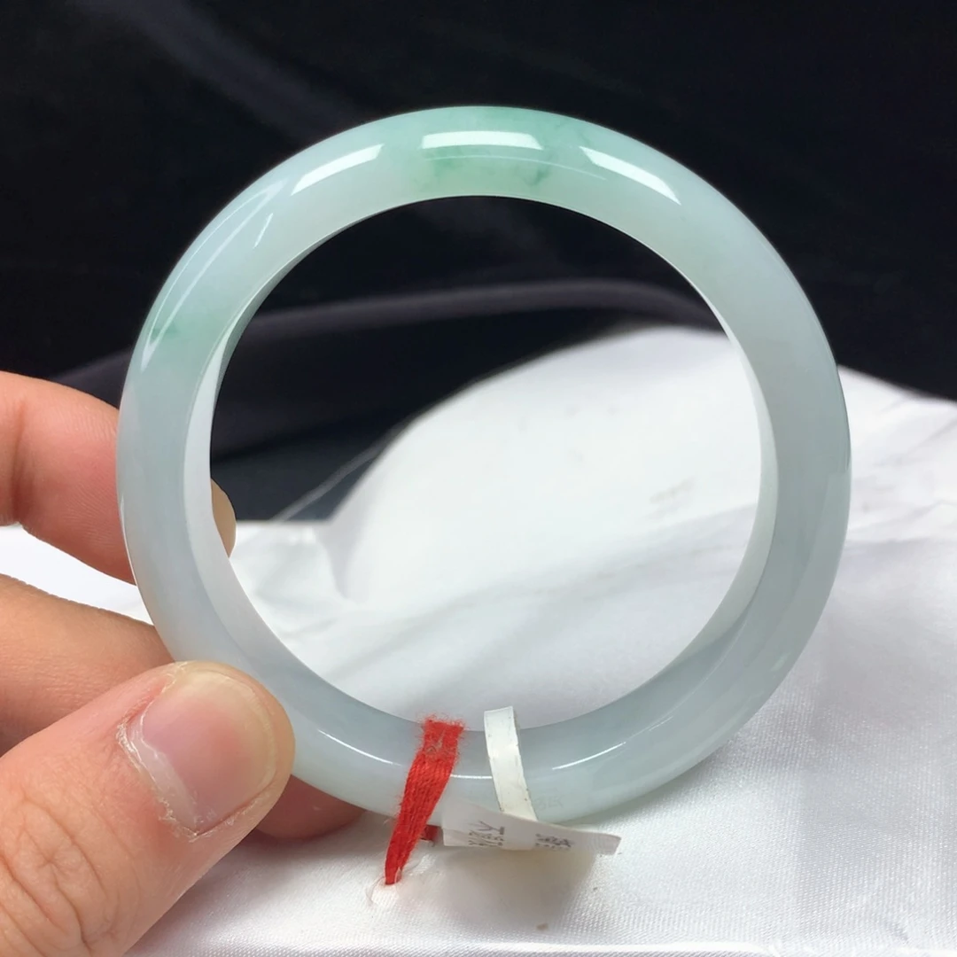 翡翠手镯（圆镯）未镶嵌54.1