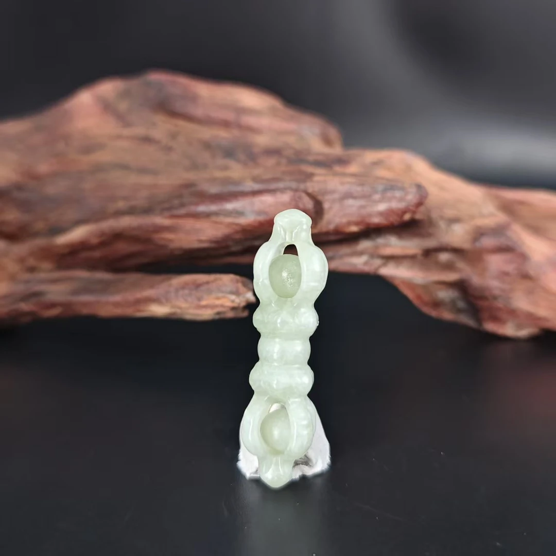 Q和田玉降魔杵吊坠2541