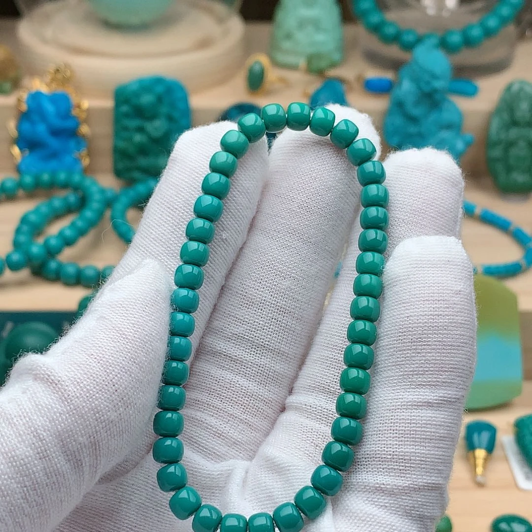 绿松石未镶嵌颈饰