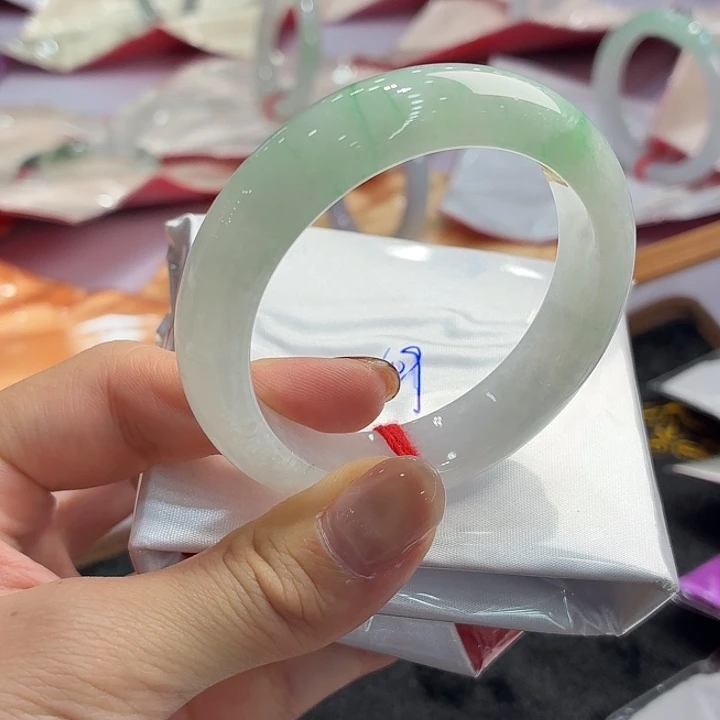 翡翠未镶嵌手镯49圈口