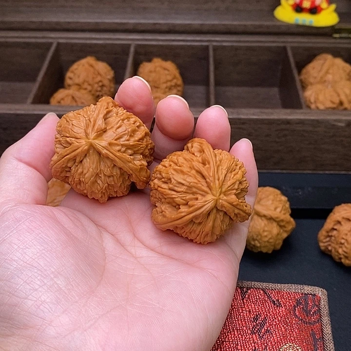 用***3把件文玩核桃白奔