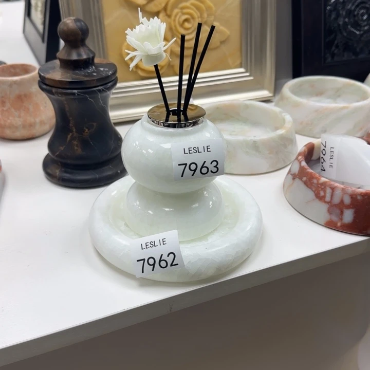 X963.  962.     香。  薰