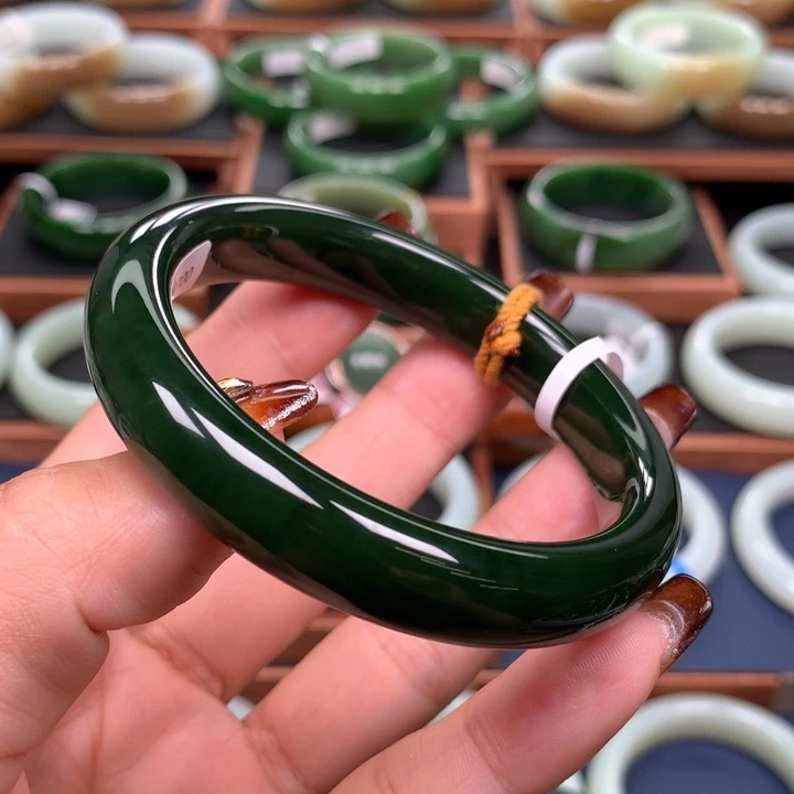 和田玉（碧玉）手镯未镶嵌