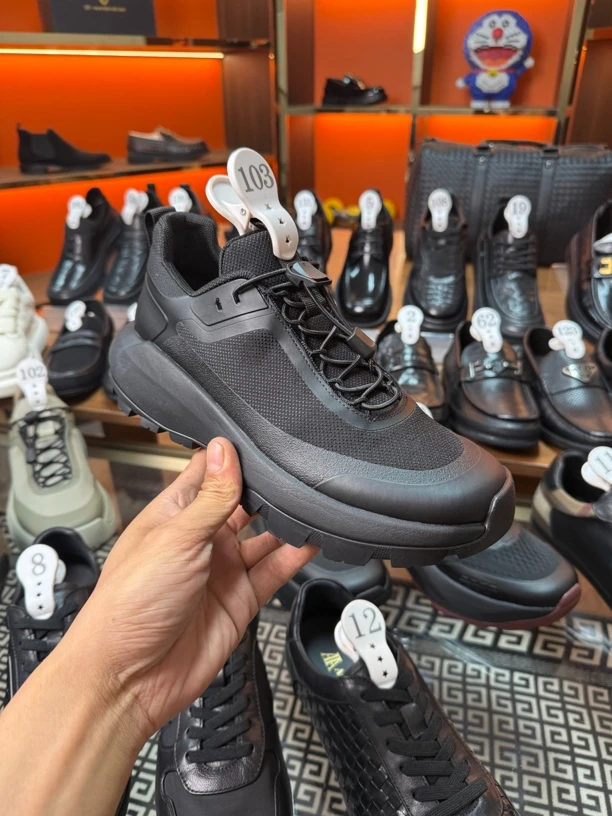 厚底注压透气轻便素面休闲皮鞋休闲鞋户外高帮