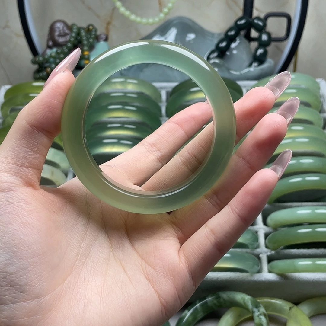 Y***e蛇纹石玉未镶嵌手镯