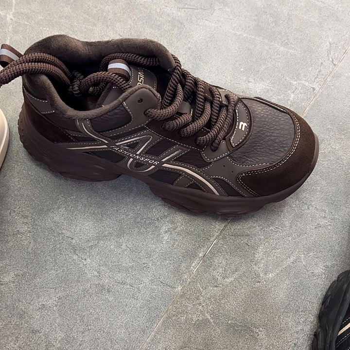 439547081咖啡色40码