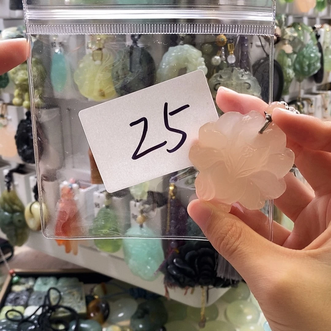 ฅ****蛇纹石玉未镶嵌颈饰