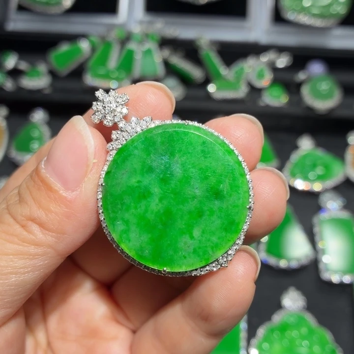 晞***师翡翠18K金镶嵌吊坠(不含链)翡翠