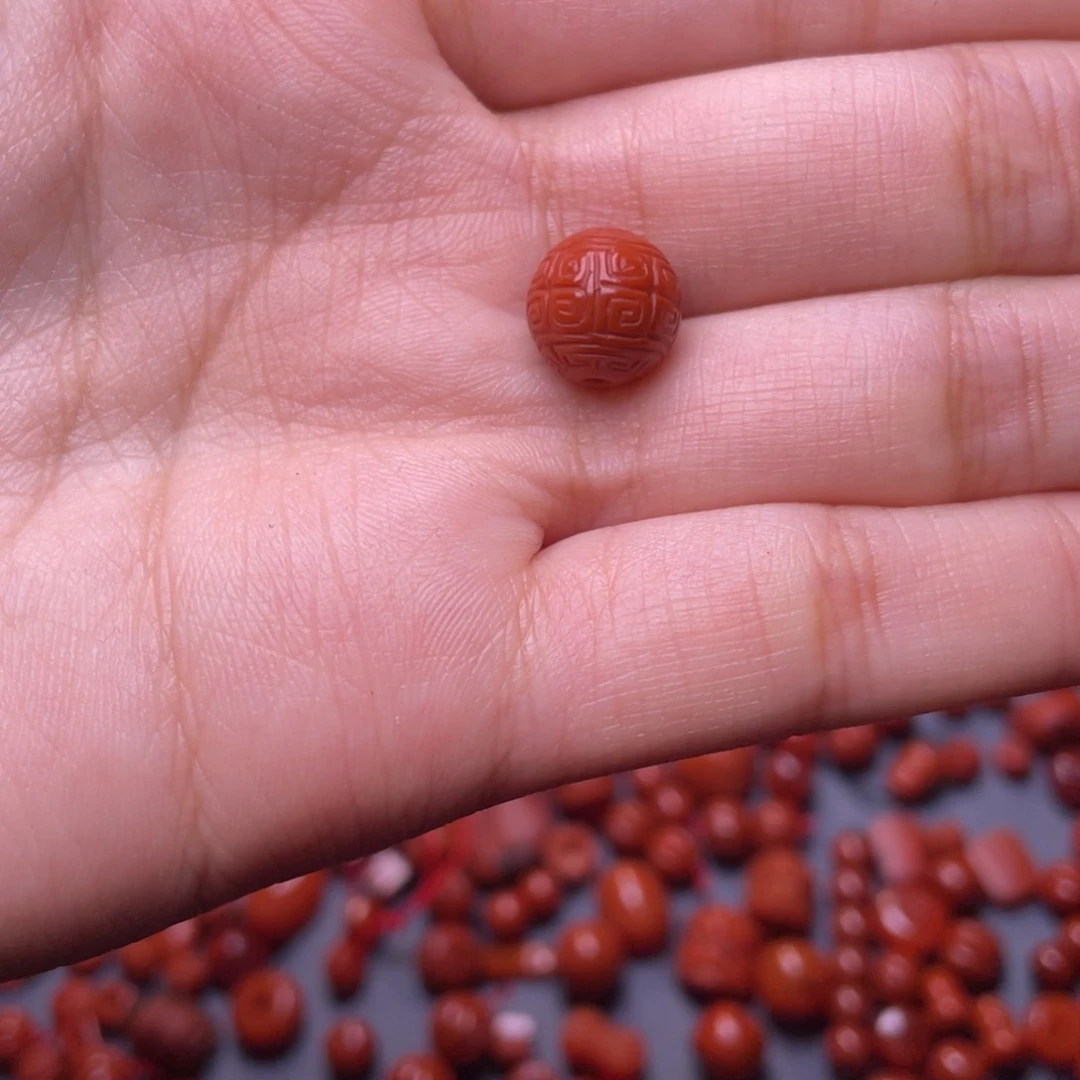 南红玛瑙配饰未镶嵌R****士10