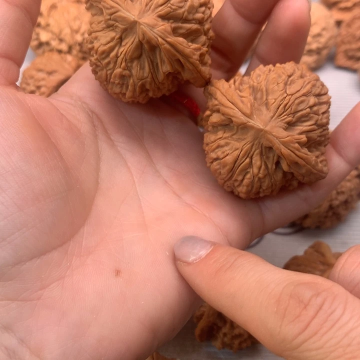 華***年把件文玩核桃南疆石46