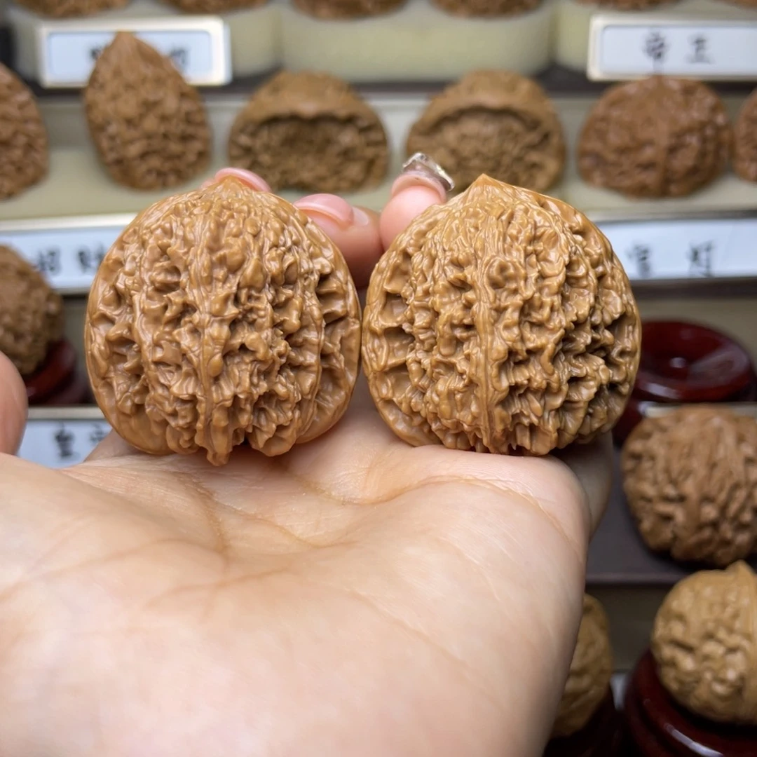 文玩核桃把件满天星37左右