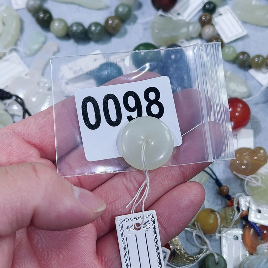 和田玉车挂未镶嵌